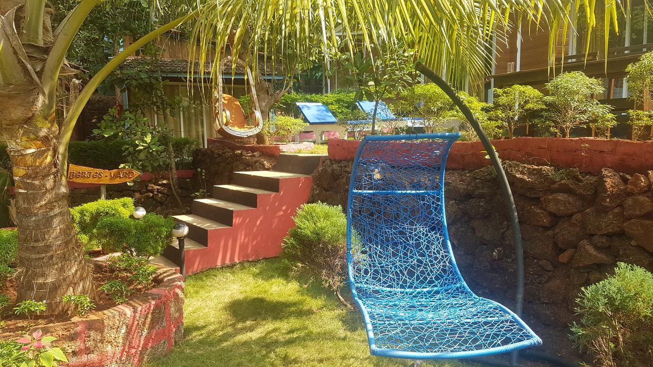 Curlies Zulu Land Hostel Анджуна Екстериор снимка